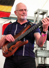 Henry Smithson: bass